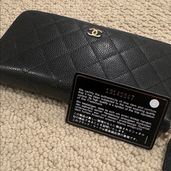 Chanel Black Quilted Leather Wallet - Picture 15 of 17